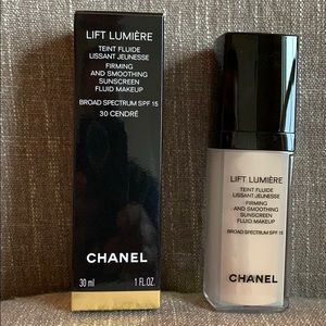 Chanel lift lumière new in box.